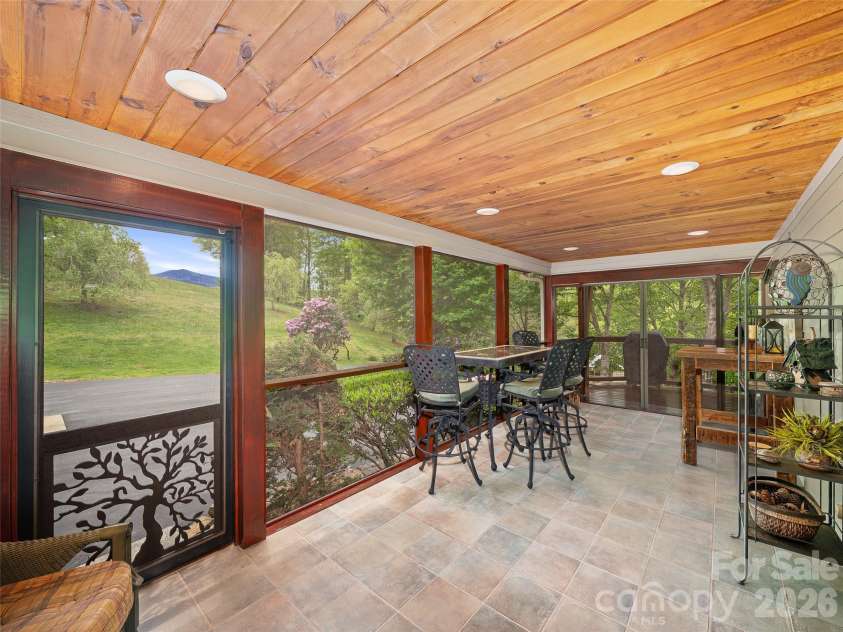 210 Shepard Way, Burnsville, NC 28714.  MLS# CAR4382583, YatesRealty ID 30546. 
