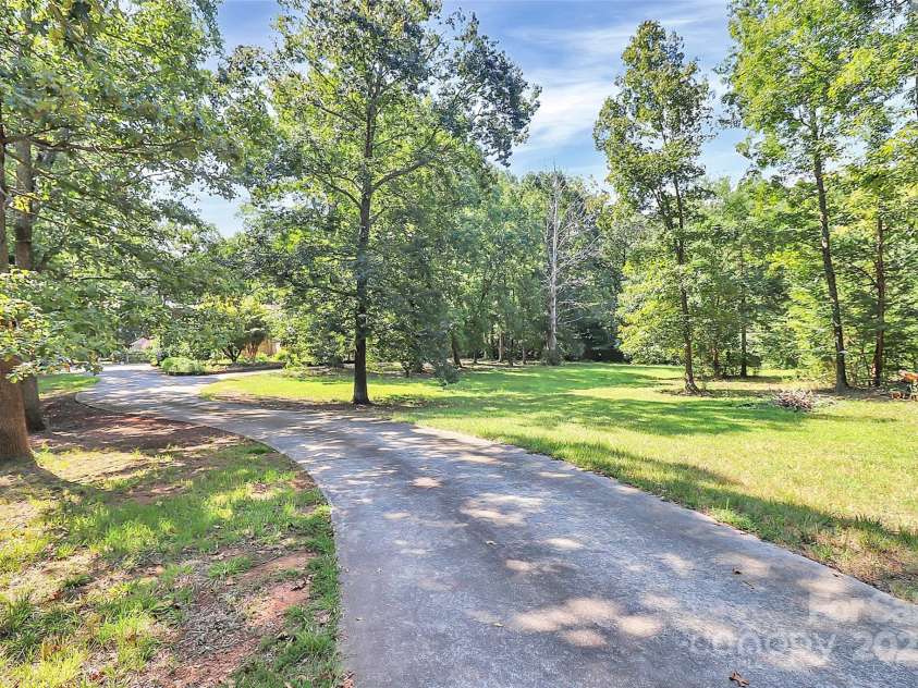 1940 Rock Hill Church Road, Matthews, NC 28104.  MLS# CAR4275289, YatesRealty ID 30547. 