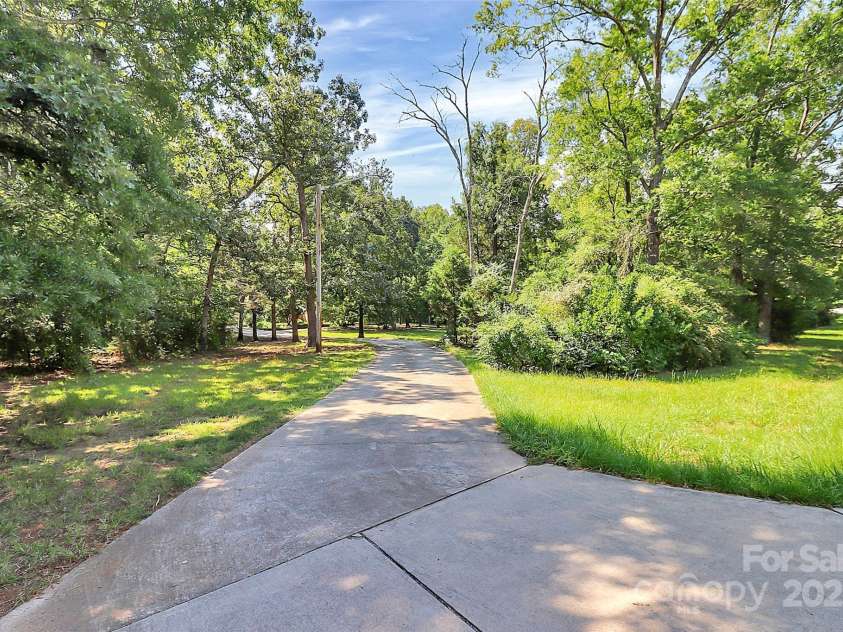 1940 Rock Hill Church Road, Matthews, NC 28104.  MLS# CAR4275289, YatesRealty ID 30547. 