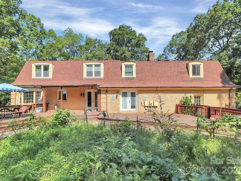 1940 Rock Hill Church Road, Matthews, NC 28104.  MLS# CAR4275289, YatesRealty ID 30547. 