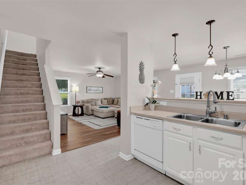 211 Wolf Creek Lane, Statesville, NC 28625.  MLS# CAR4387990, YatesRealty ID 30549. 