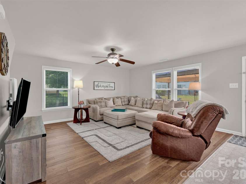 211 Wolf Creek Lane, Statesville, NC 28625.  MLS# CAR4387990, YatesRealty ID 30549. 