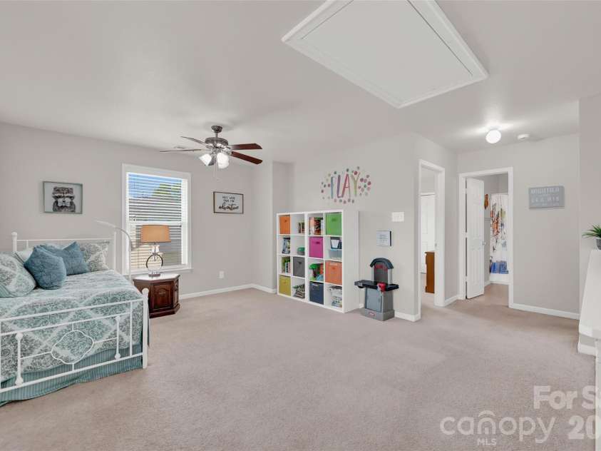211 Wolf Creek Lane, Statesville, NC 28625.  MLS# CAR4387990, YatesRealty ID 30549. 