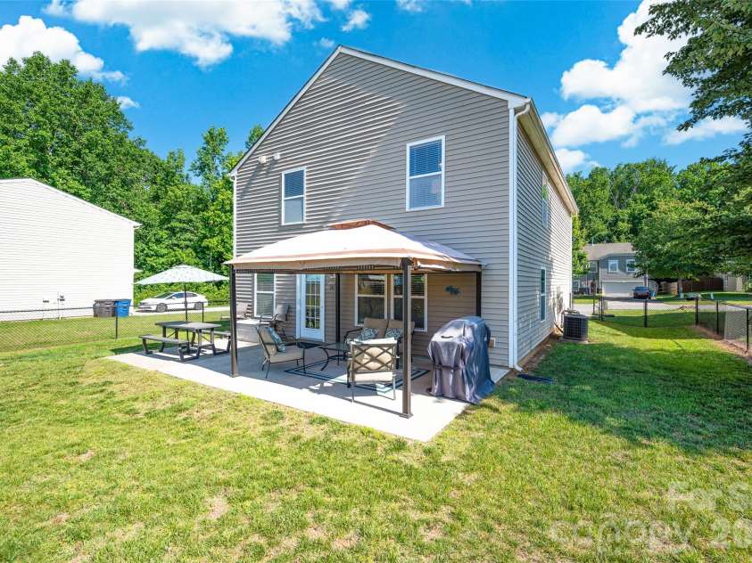 211 Wolf Creek Lane, Statesville, NC 28625.  MLS# CAR4387990, YatesRealty ID 30549. 