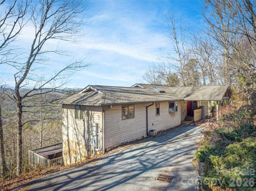 101 Ruffed Grouse Road, Brevard, NC 28712.  MLS# CAR4422694, YatesRealty ID 3055. 