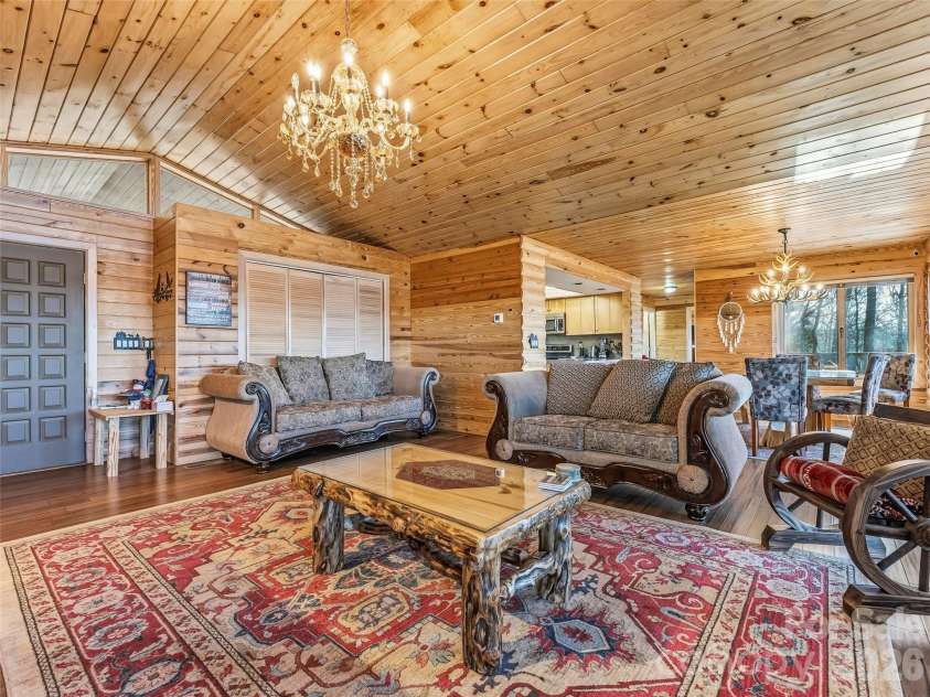 101 Ruffed Grouse Road, Brevard, NC 28712.  MLS# CAR4422694, YatesRealty ID 3055. 