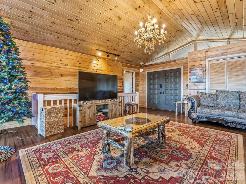 101 Ruffed Grouse Road, Brevard, NC 28712.  MLS# CAR4422694, YatesRealty ID 3055. 