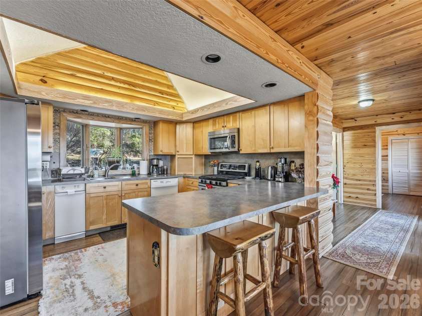 101 Ruffed Grouse Road, Brevard, NC 28712.  MLS# CAR4422694, YatesRealty ID 3055. 