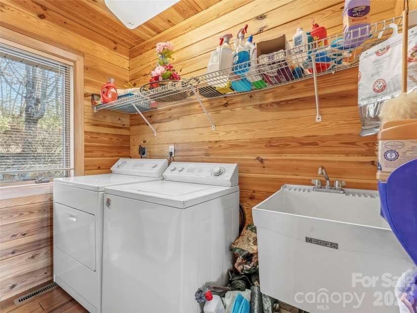 101 Ruffed Grouse Road, Brevard, NC 28712.  MLS# CAR4422694, YatesRealty ID 3055. 