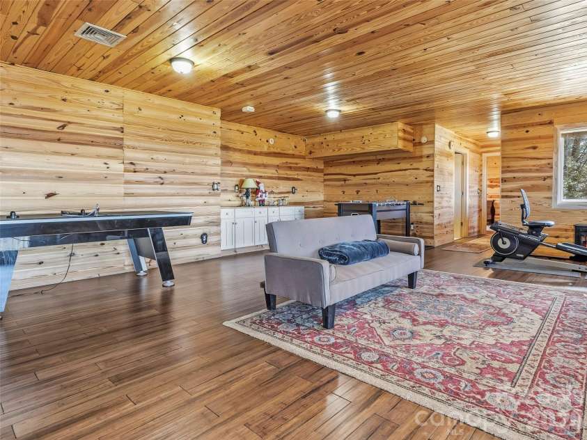 101 Ruffed Grouse Road, Brevard, NC 28712.  MLS# CAR4422694, YatesRealty ID 3055. 