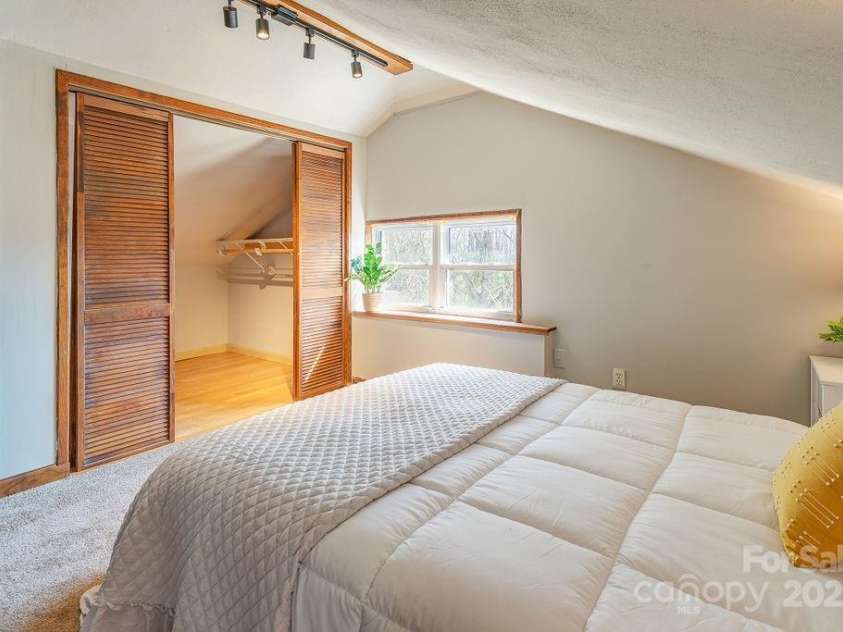 57 Craggy Avenue, Asheville, NC 28806.  MLS# CAR4235755, YatesRealty ID 3055. 