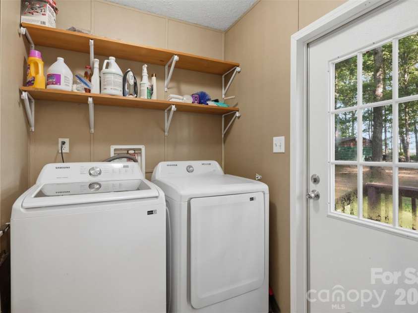 975 Jay Burke Road, Taylorsville, NC 28681.  MLS# CAR4392183, YatesRealty ID 30552. Laundry/Mud Room