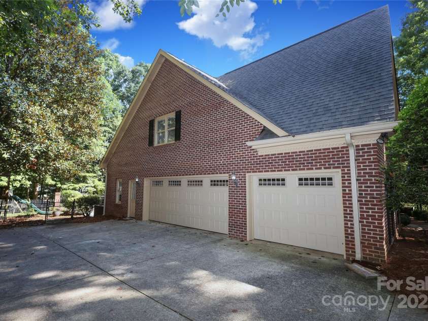 2500 High Ridge Road, Charlotte, NC 28270.  MLS# CAR4281110, YatesRealty ID 30553. 