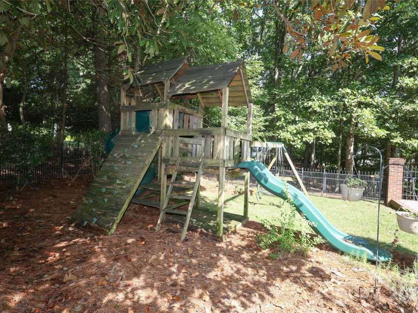 2500 High Ridge Road, Charlotte, NC 28270.  MLS# CAR4281110, YatesRealty ID 30553. 