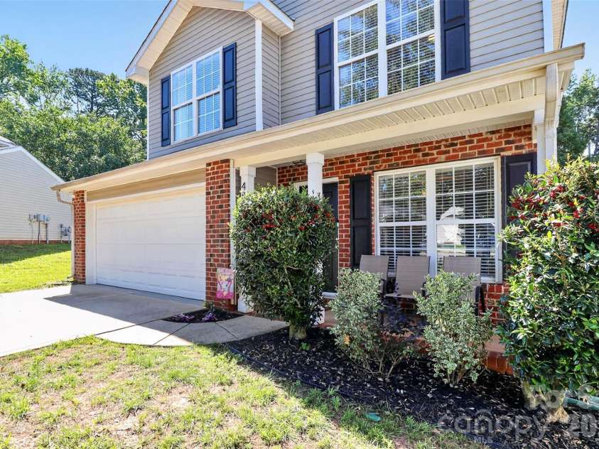 4819 Hopewood Lane, Charlotte, NC 28216.  MLS# CAR4390818, YatesRealty ID 30553. 