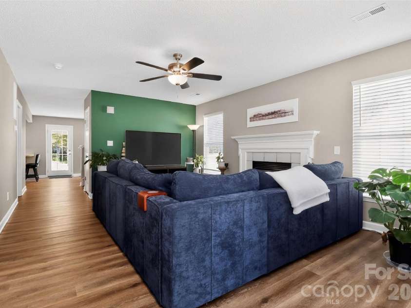 4819 Hopewood Lane, Charlotte, NC 28216.  MLS# CAR4390818, YatesRealty ID 30553. 