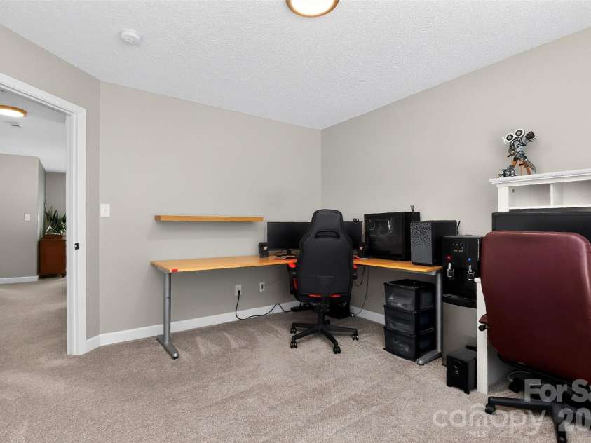 4819 Hopewood Lane, Charlotte, NC 28216.  MLS# CAR4390818, YatesRealty ID 30553. 