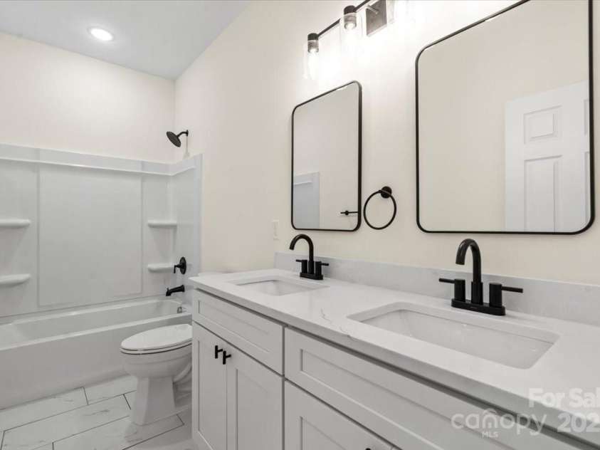5328 Oaktree Drive, Gastonia, NC 28052.  MLS# CAR4276151, YatesRealty ID 30554. 