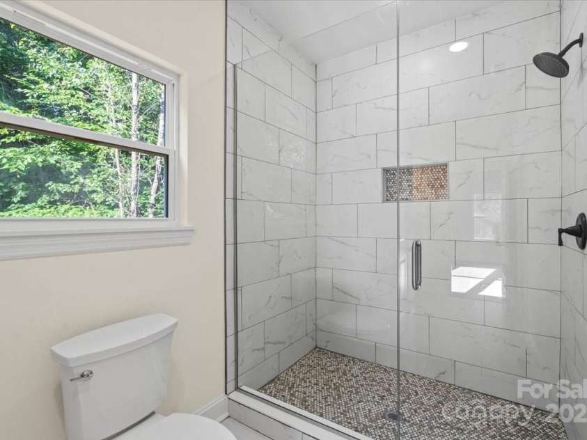 5328 Oaktree Drive, Gastonia, NC 28052.  MLS# CAR4276151, YatesRealty ID 30554. 
