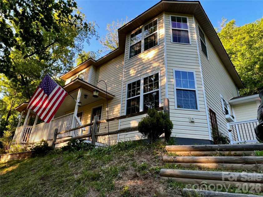747 Osborne Road, Clyde, NC 28721.  MLS# CAR4381805, YatesRealty ID 30554. 
