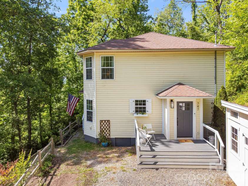 747 Osborne Road, Clyde, NC 28721.  MLS# CAR4381805, YatesRealty ID 30554. 