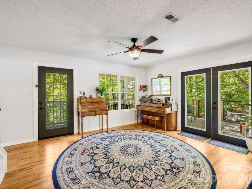 747 Osborne Road, Clyde, NC 28721.  MLS# CAR4381805, YatesRealty ID 30554. 
