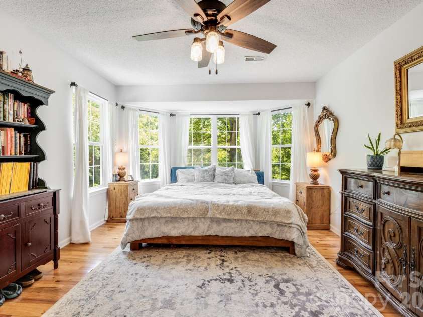 747 Osborne Road, Clyde, NC 28721.  MLS# CAR4381805, YatesRealty ID 30554. 