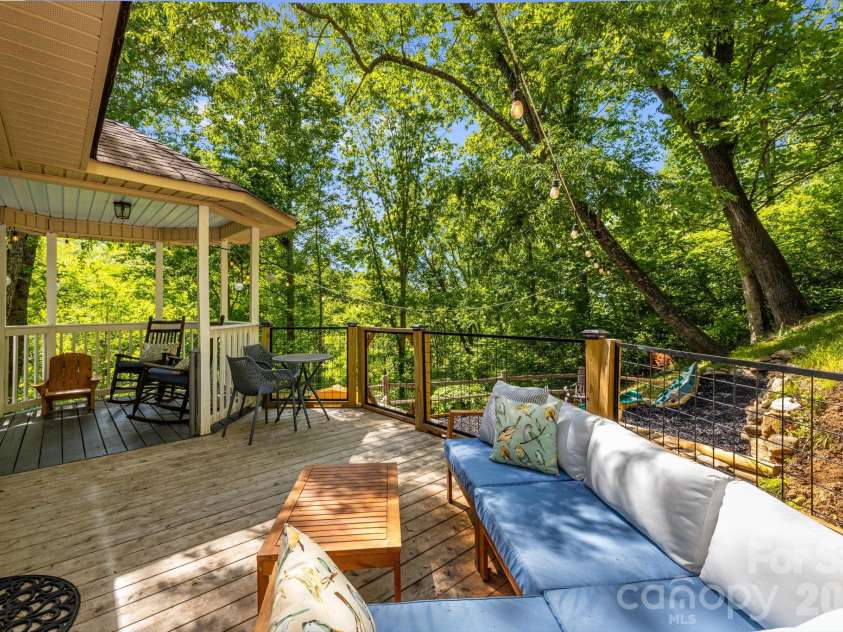 747 Osborne Road, Clyde, NC 28721.  MLS# CAR4381805, YatesRealty ID 30554. 