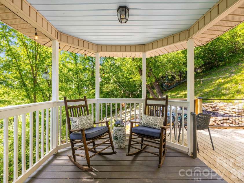 747 Osborne Road, Clyde, NC 28721.  MLS# CAR4381805, YatesRealty ID 30554. 