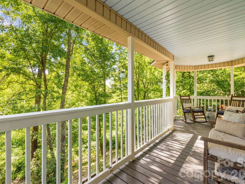747 Osborne Road, Clyde, NC 28721.  MLS# CAR4381805, YatesRealty ID 30554. 
