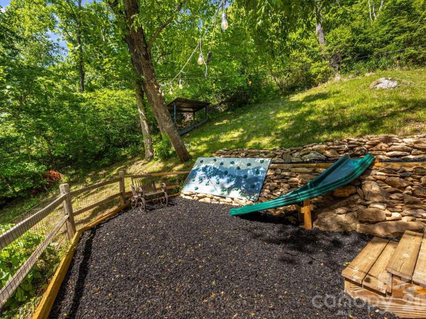 747 Osborne Road, Clyde, NC 28721.  MLS# CAR4381805, YatesRealty ID 30554. 