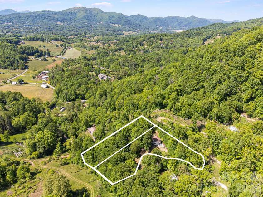 747 Osborne Road, Clyde, NC 28721.  MLS# CAR4381805, YatesRealty ID 30554. 