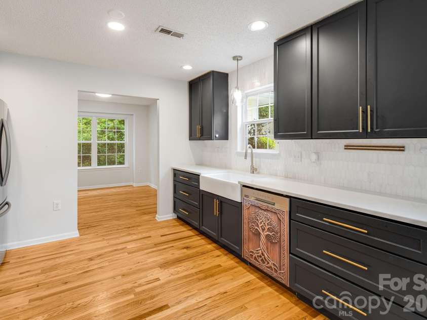 747 Osborne Road, Clyde, NC 28721.  MLS# CAR4381805, YatesRealty ID 30554. 