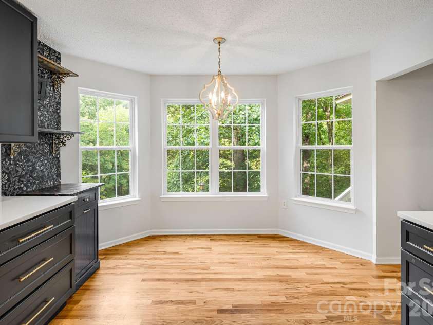 747 Osborne Road, Clyde, NC 28721.  MLS# CAR4381805, YatesRealty ID 30554. 