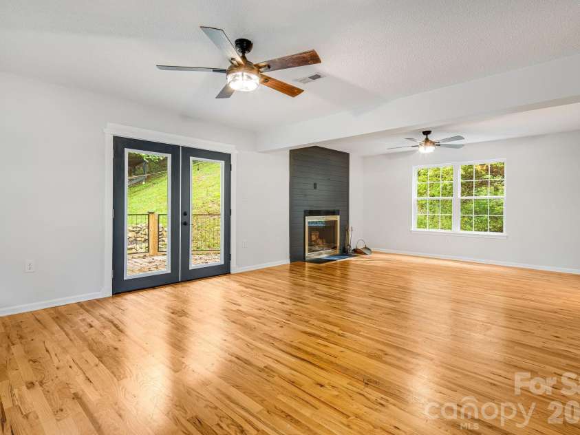 747 Osborne Road, Clyde, NC 28721.  MLS# CAR4381805, YatesRealty ID 30554. 