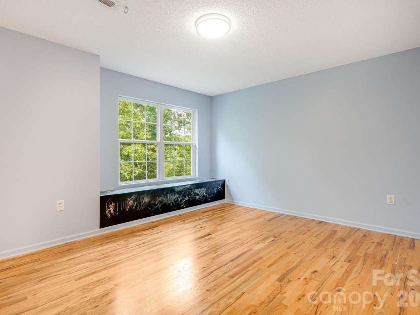 747 Osborne Road, Clyde, NC 28721.  MLS# CAR4381805, YatesRealty ID 30554. 