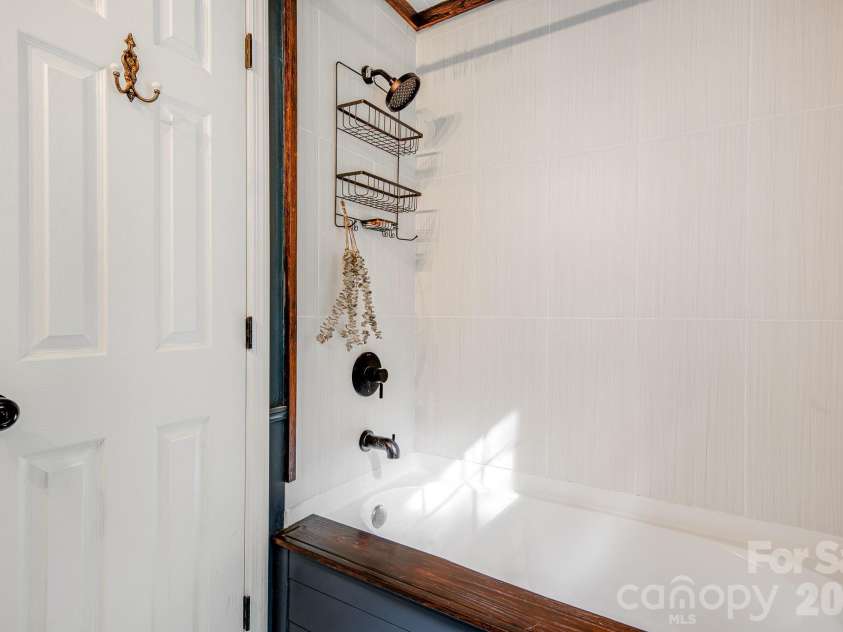 747 Osborne Road, Clyde, NC 28721.  MLS# CAR4381805, YatesRealty ID 30554. 
