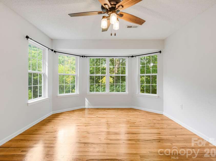747 Osborne Road, Clyde, NC 28721.  MLS# CAR4381805, YatesRealty ID 30554. 