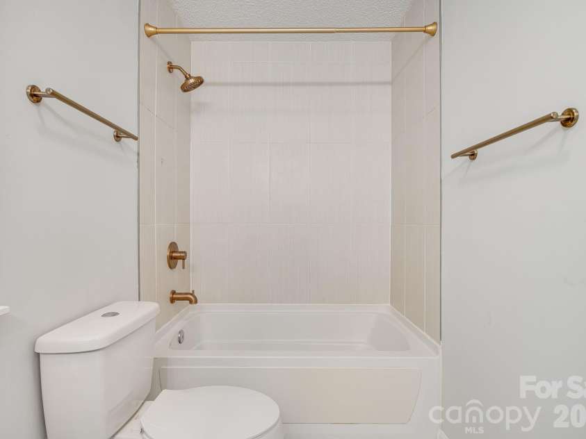 747 Osborne Road, Clyde, NC 28721.  MLS# CAR4381805, YatesRealty ID 30554. 