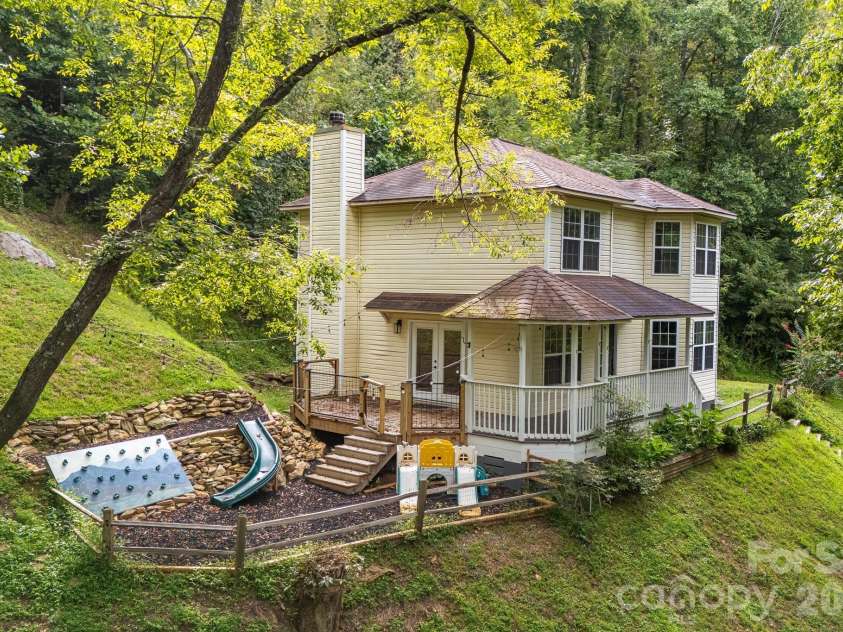 747 Osborne Road, Clyde, NC 28721.  MLS# CAR4381805, YatesRealty ID 30554. 