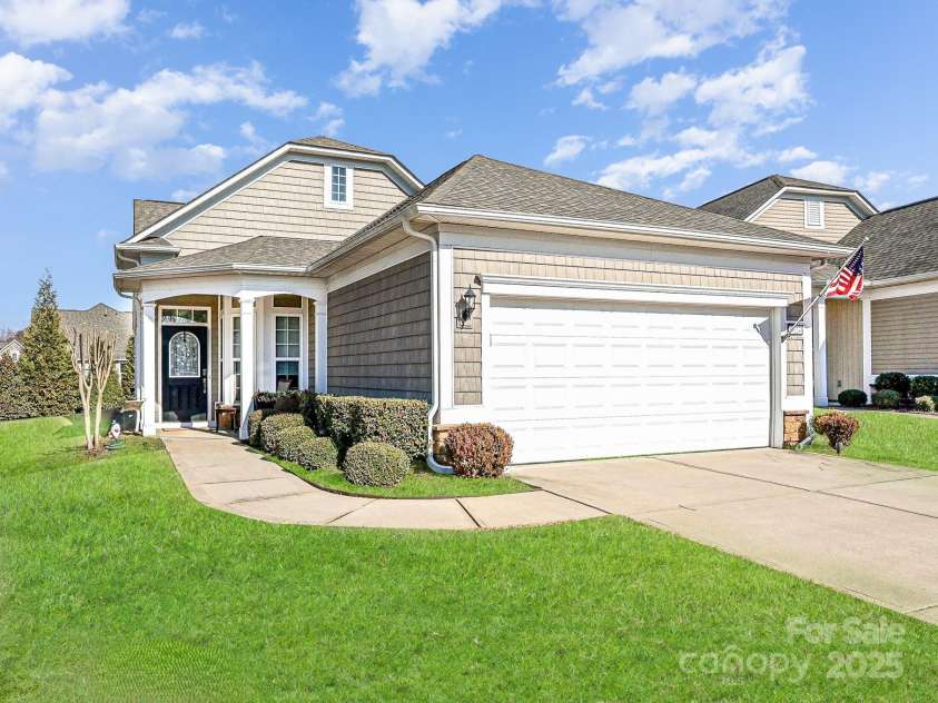 8024 Carolina Lakes Way, Fort Mill, SC 29707.  MLS# CAR4215671, YatesRealty ID 30555. 2 car garage