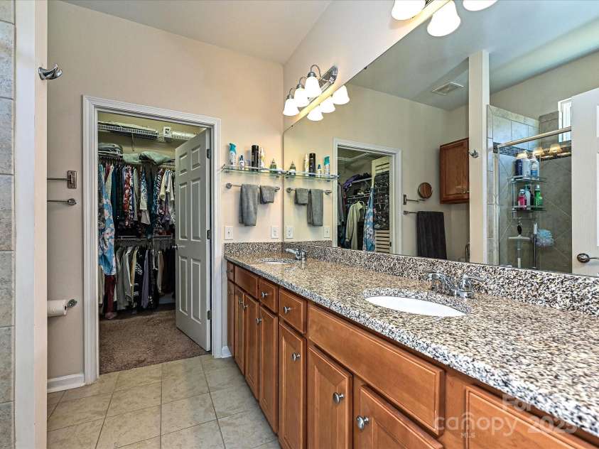 8024 Carolina Lakes Way, Fort Mill, SC 29707.  MLS# CAR4215671, YatesRealty ID 30555. 