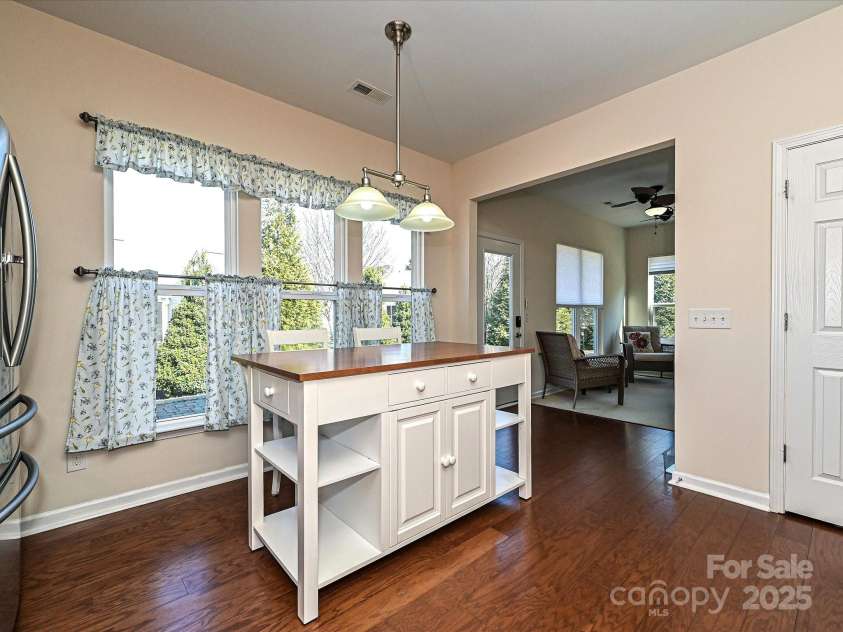 8024 Carolina Lakes Way, Fort Mill, SC 29707.  MLS# CAR4215671, YatesRealty ID 30555. Entryway to Sunroom