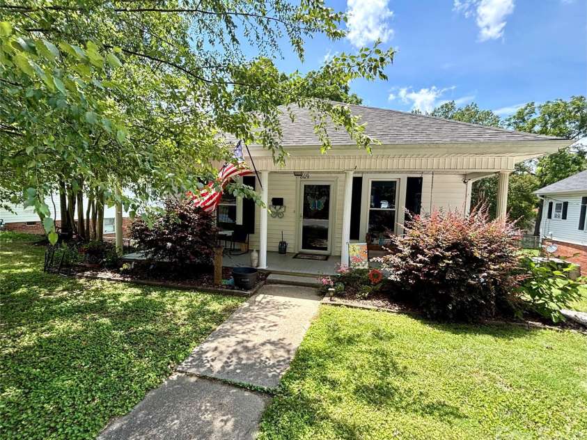 809 A Street, Kannapolis, NC 28081.  MLS# CAR4393491, YatesRealty ID 30555. 