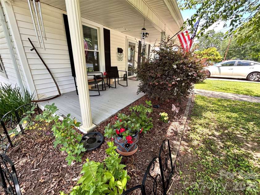 809 A Street, Kannapolis, NC 28081.  MLS# CAR4393491, YatesRealty ID 30555. 