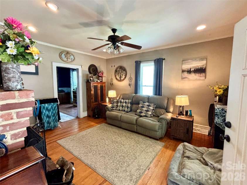 809 A Street, Kannapolis, NC 28081.  MLS# CAR4393491, YatesRealty ID 30555. 