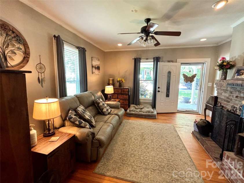 809 A Street, Kannapolis, NC 28081.  MLS# CAR4393491, YatesRealty ID 30555. 