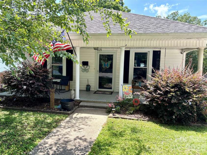 809 A Street, Kannapolis, NC 28081.  MLS# CAR4393491, YatesRealty ID 30555. 
