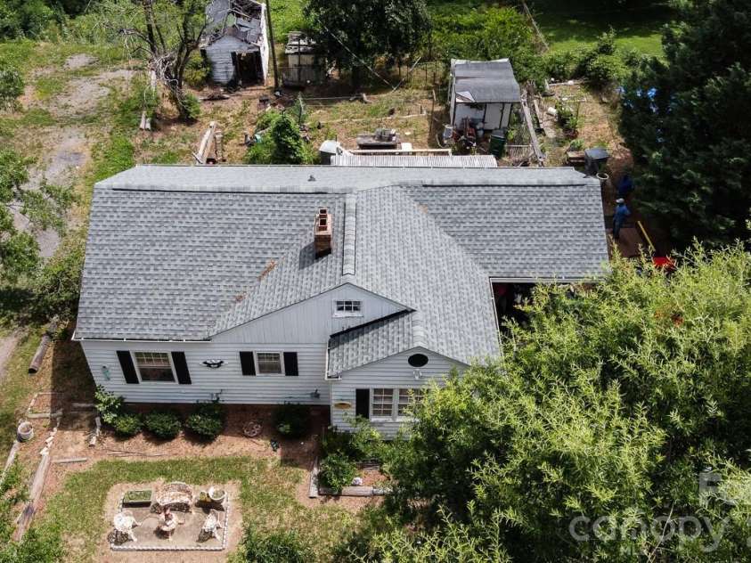 909 Drummond Avenue, Charlotte, NC 28205.  MLS# CAR4393457, YatesRealty ID 30556. 