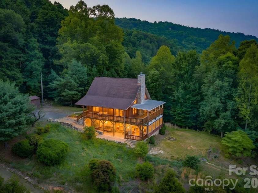 605 Valley View Drive, Purlear, NC 28665.  MLS# CAR4393524, YatesRealty ID 30559. Cabin on 11+ acres